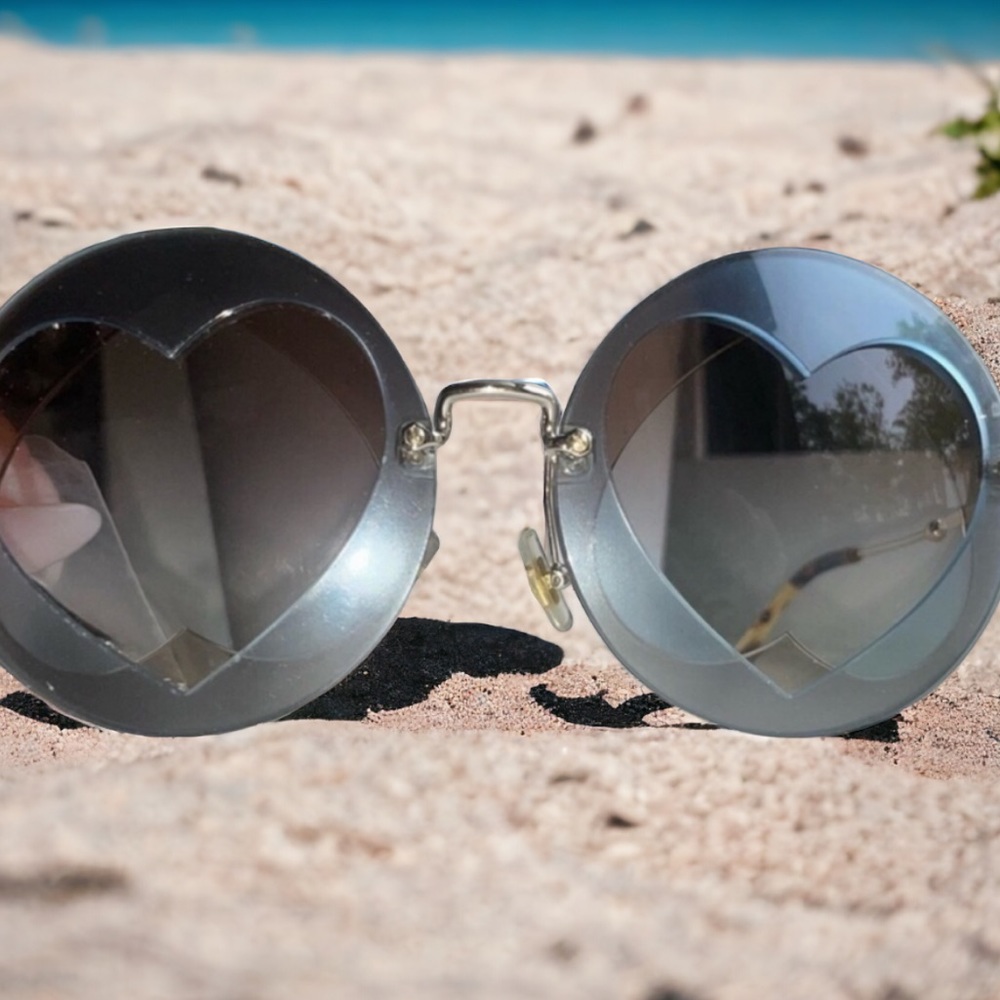 Miu Miu Heart Sunglasses full inclusion
